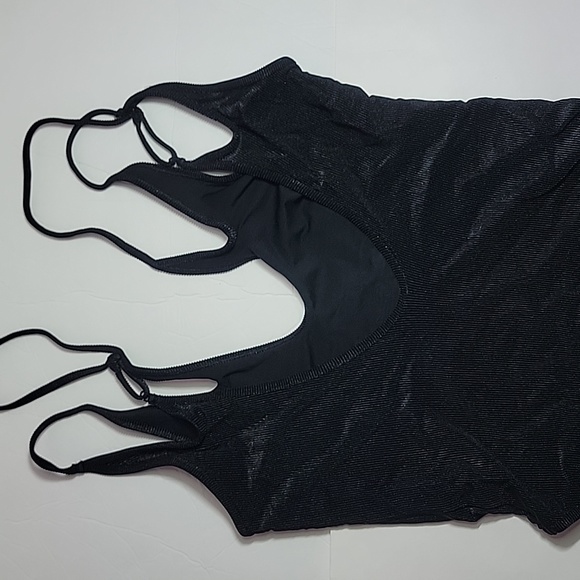 ASOS DESIGN crinkle low back swimsuit / 12. - Picture 5 of 11